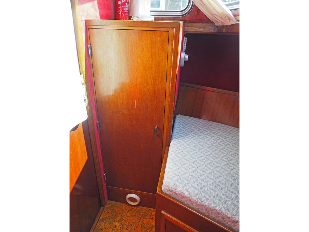 Cabin en avant, H&eacute;bergements